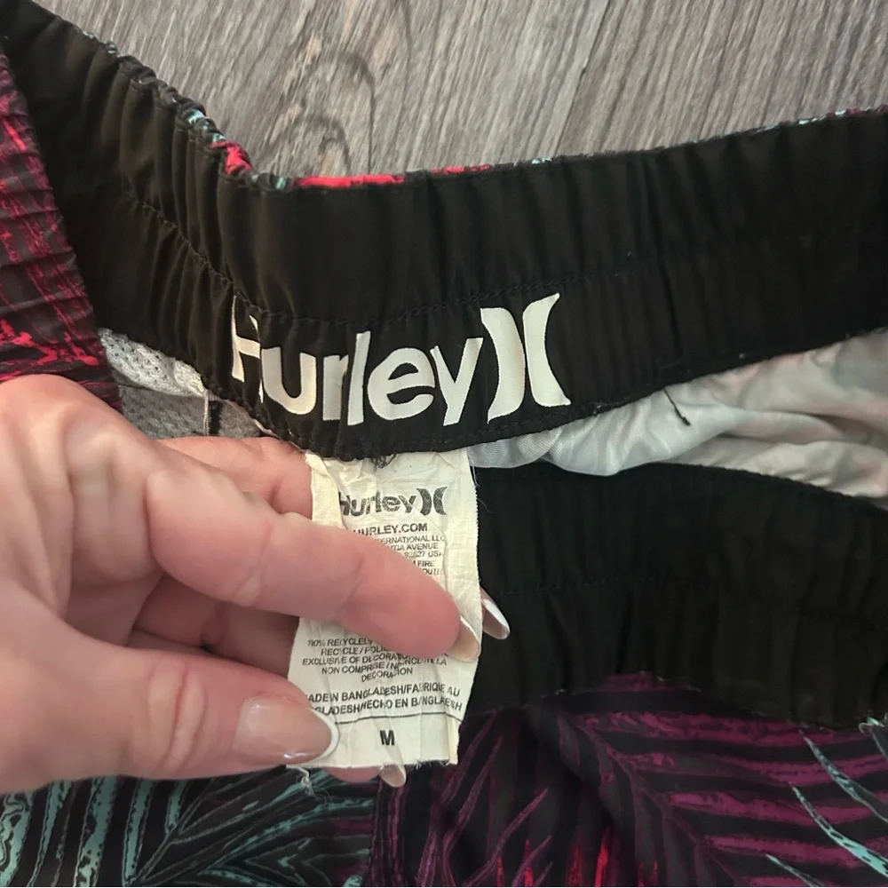 Hurley women’s board shorts M